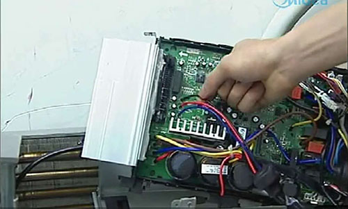 大化美的空调电话是多少